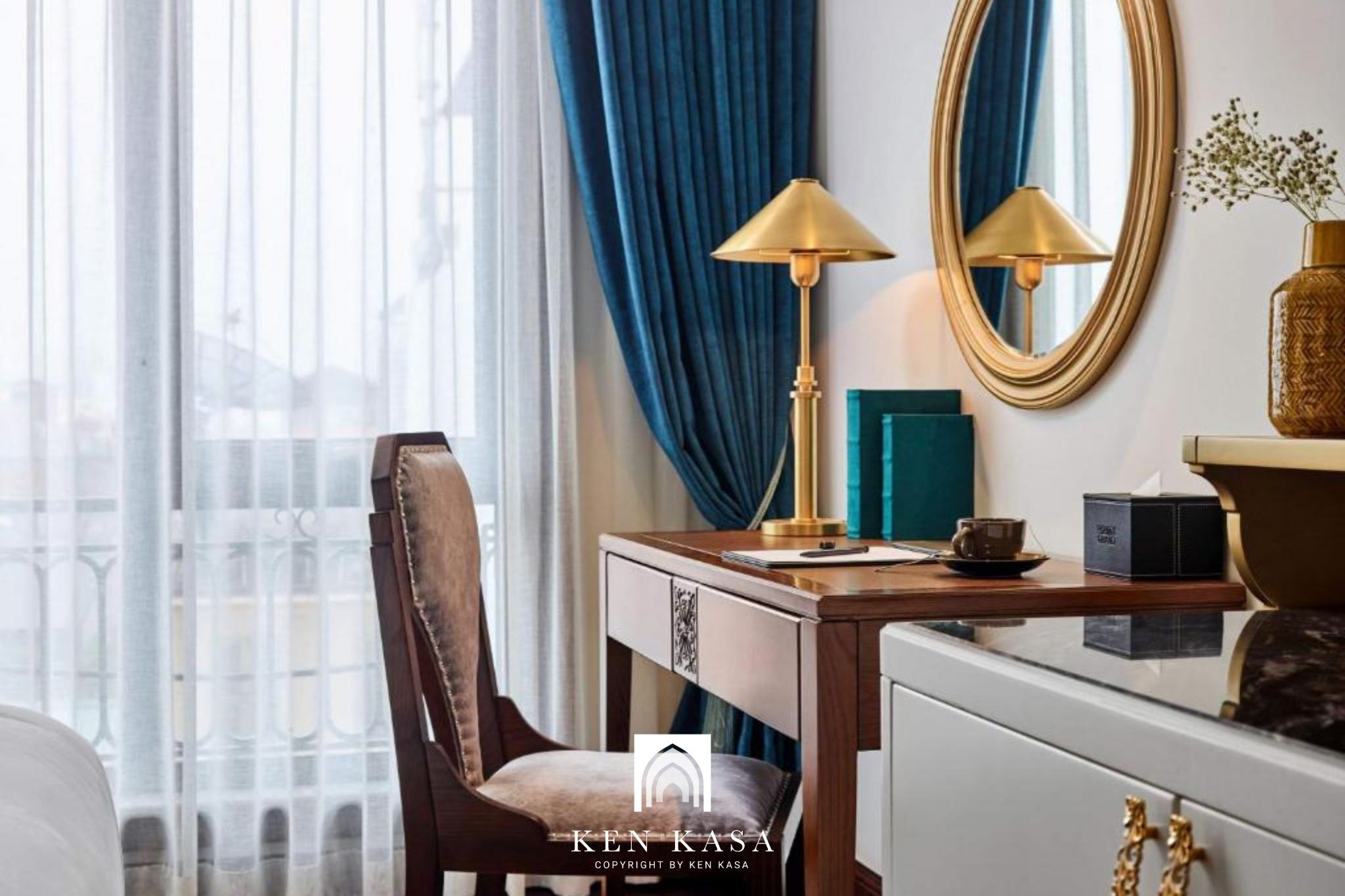 không gian phòng ngủ của Peridot Grand Luxury Boutique Hotel
